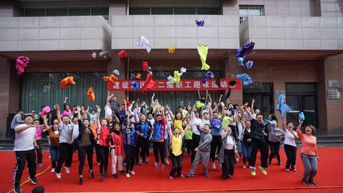 瞧，他們嗨瘋了！