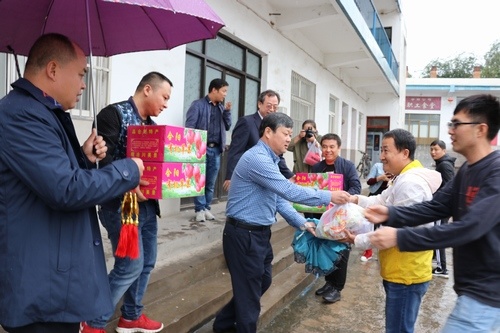 陜西澄合合陽煤炭開發有限公司領導中秋節看望慰問一線施工人員