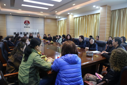 春風映紅桃花面 歲月巾幗顯風流