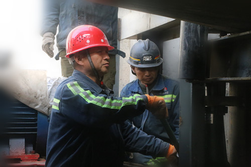 施工現場的“藍精靈”