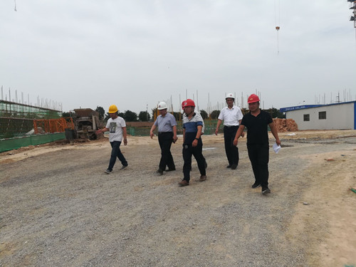 寧興剛蒞臨陜煤建設天工公司清源小區工地檢查指導工作