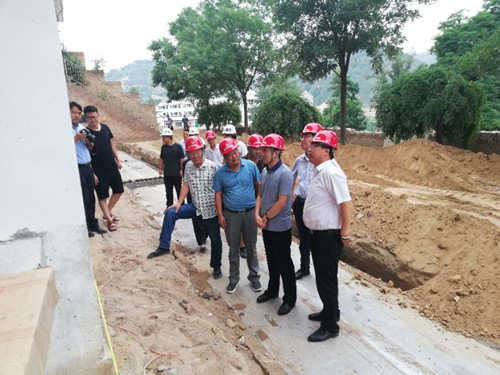陜煤集團總經理助理、榆林合力產業扶貧公司董事長范京道蒞臨陜煤建設天工公司清澗紅棗深加工項目視察指導工作