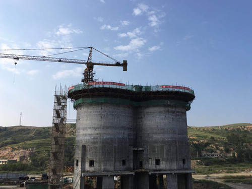 陜煤建設天工公司土建一部沙梁礦產品倉滑模順利告捷