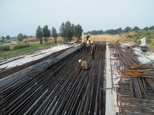 陜煤建設路橋分公司靖神鐵路項目激戰酣