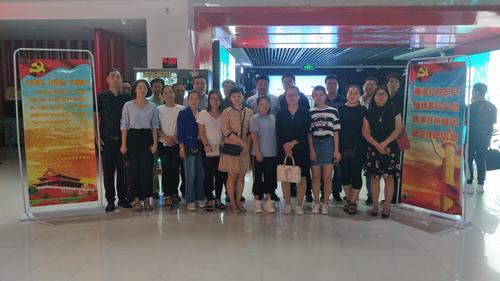 陜煤建設各單位組織觀看黨史故事片《大會師》《風云1927》