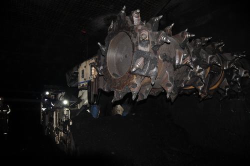 陜煤建設掘進公司：2134.6米！“掘進鐵軍”新記錄誕生