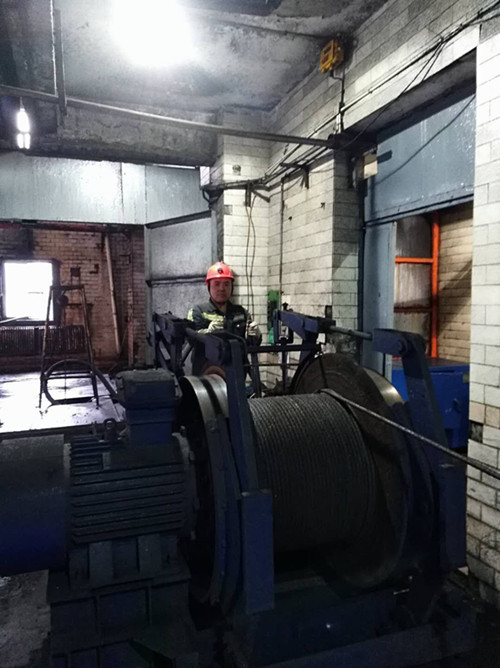 陜煤建設機電安裝公司建莊工地安全高效完成主斜井管路安裝