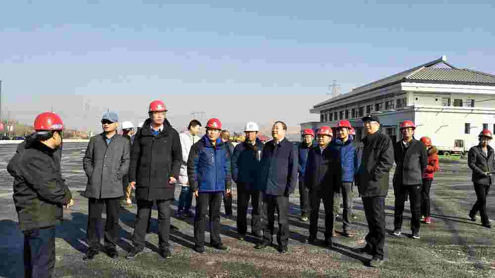 銅川交通局局長路學敏到川耀項目服務區檢查指導工作