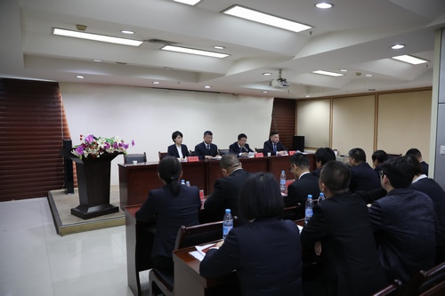 路橋分公司召開“講、敢、改”專題教育和違規(guī)收送禮金專項(xiàng)整治再動(dòng)員會(huì)