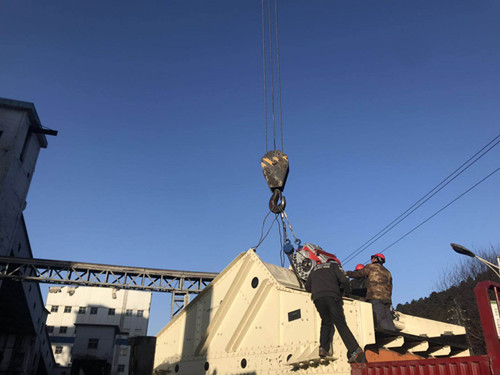 陜煤建設(shè)機(jī)電安裝公司黃陵建莊工地：“干完，大年三十回家！”