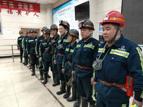 春節，堅守是最美“敬業?！?></div>
                                <div   id=