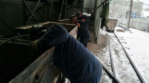 陜煤建設礦建二公司各項目部認真開展“提升運輸、車輛運輸安全整治專項活動 ”