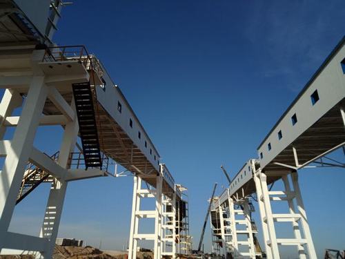 陜煤建設澄合分公司“土安”聯手見證小保當火車裝車末煤系統首次出煤