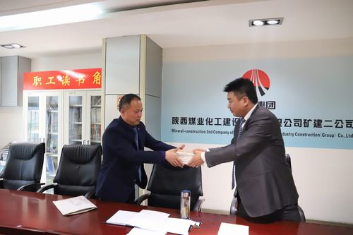@陜煤建設礦建二公司全體中干：來領(lǐng)書啦！