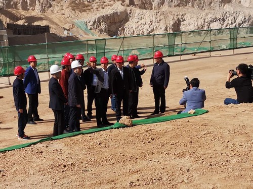 銅川市委書記楊長亞一行蒞臨陜煤建設銅煤公司承建的年產20萬噸固體廢物收集、貯運及預處理項目檢查指導工作