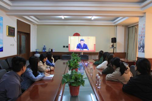 聆聽！思考！奮進！我們都是新時代的“追夢人”