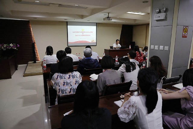 陜煤建設路橋分公司開展十九大精神理論宣講活動