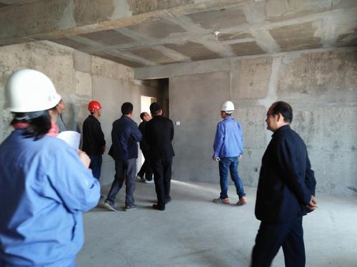 陜煤建設(shè)銅煤公司承建的銅煤二號(hào)白樺林小區(qū)1#、3#樓工程順利竣工驗(yàn)收