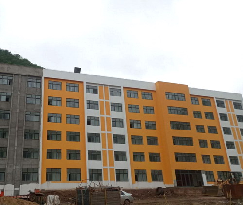 陜煤建設銅川公司冶坪煤礦單身宿舍及救護隊綜合樓工程順利移交