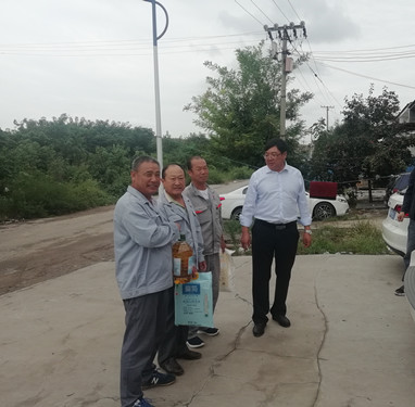 陜煤建設天工公司中秋佳節忙奮戰  慰問聚餐暖人心