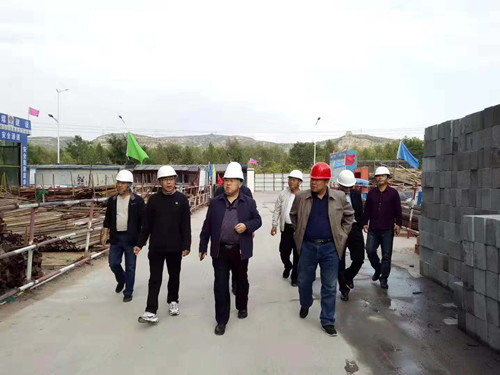 王寧赴陜煤神木住宅小區(qū)B區(qū)26#住宅樓工程施工現(xiàn)場檢查指導(dǎo)工作