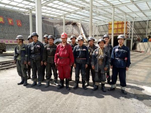 陜煤建設天工公司施工的黃陵礦業瑞能煤業109工作面切眼順利貫通