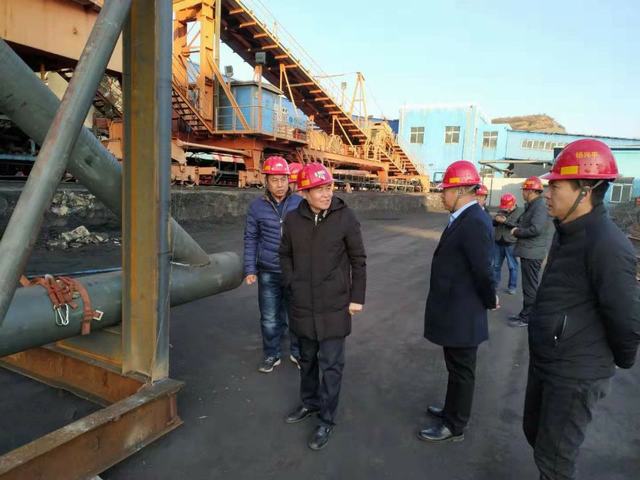 楊讓順深入陜煤建設(shè)洗選煤運營公司清水川施工現(xiàn)場檢查指導(dǎo)工作