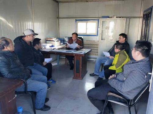 陜煤建設(shè)銅煤公司第二十一項(xiàng)目部黨支部組織開(kāi)展黨課大家講活動(dòng)