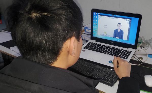 陜煤建設礦建二公司青年職工“變身”助力安全生產