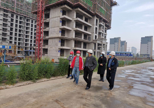 <font color='t'>侯本英深入秦漢新城工地及單位檢查指導工作</font>