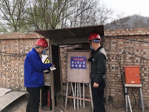 陜煤建設路橋分公司各項目部開展施工用電安全專項活動
