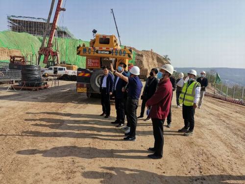 彬州市領導蒞臨銀西高鐵彬州站前廣場項目檢查指導工作