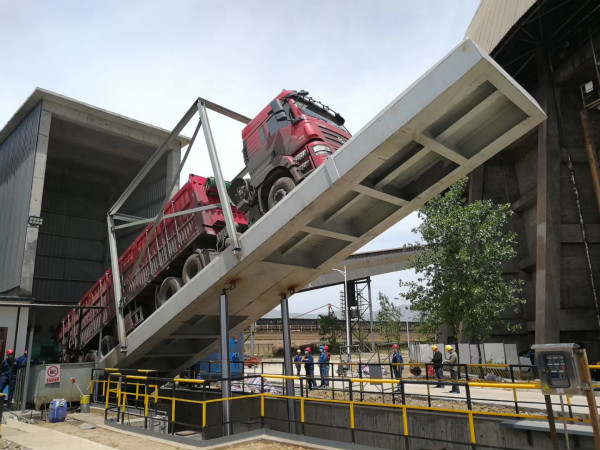 陜煤建設漢中分公司承建的漢鋼公司新增汽車卸料系統順利通過驗收