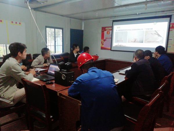 陜煤建設渭南分公司第五項目部開展“贏在起跑線,補短板、強技術,學知識”小課堂