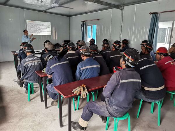 陜煤建設礦建二公司：把習近平總書記關于安全生產重要論述帶到班組去