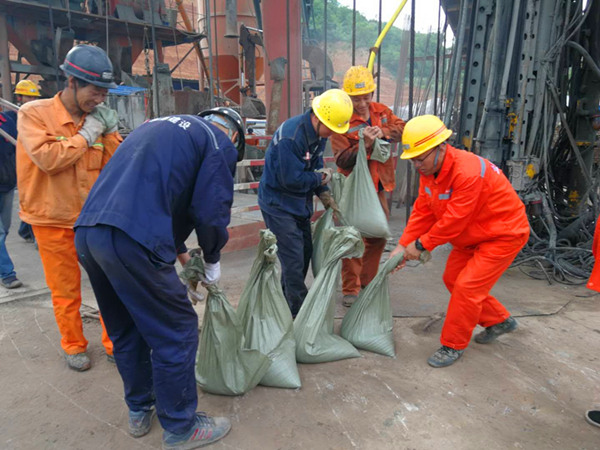 陜煤建設礦建三公司崔木項目部：不懼風雨，聞“汛”而動