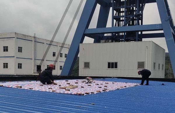 陜煤建設(shè)洗選煤運營公司安裝第二項目部：雨中的贊歌