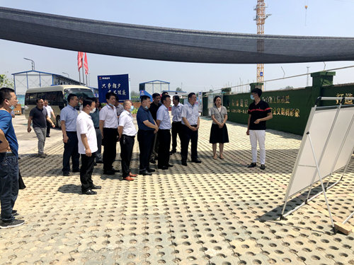 西咸新區(qū)管委會(huì)主任康軍深入大秦置業(yè)公司山水逸境項(xiàng)目調(diào)研