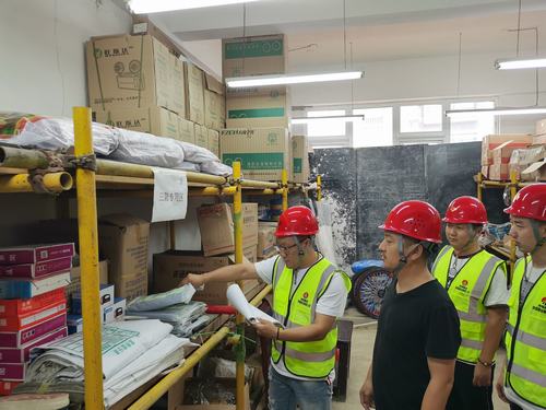 陜煤建設(shè)銅煤公司汛期檢查不走過場嚴(yán)抓現(xiàn)場