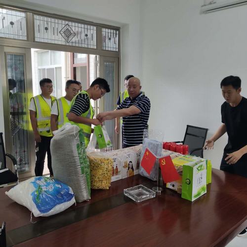 夏日送清涼，關懷暖人心