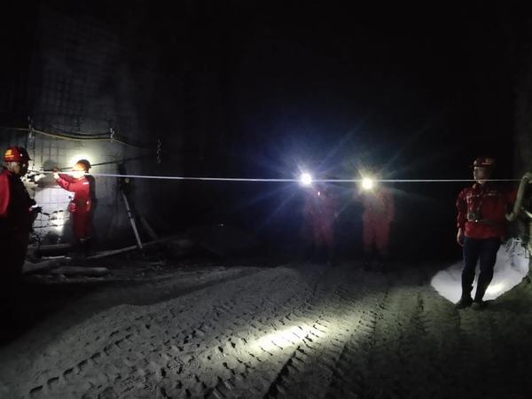 陜煤建設(shè)礦建二公司王峰回風立井變電所順利通過檢查驗收