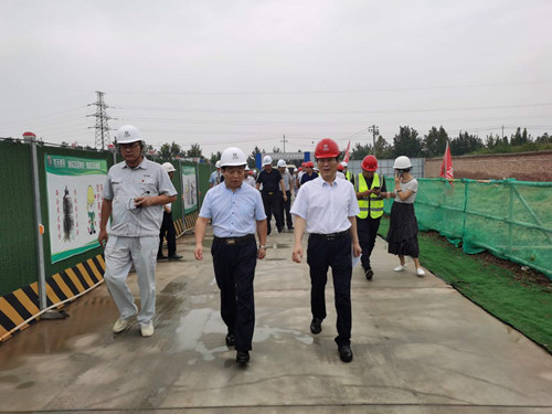 臨潼區人大主任李曉明一行蒞臨陜煤建設中儲糧項目部觀摩調研