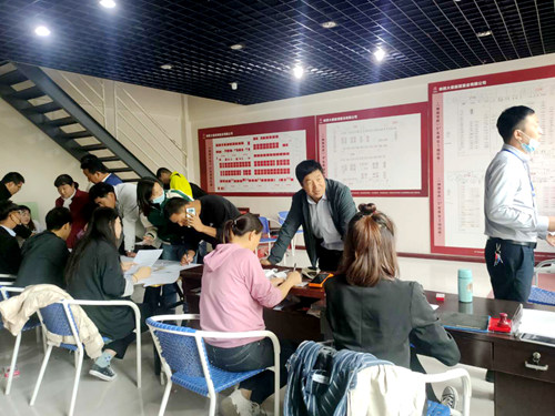 陜煤建設公司:神南華府項目地下儲物間開售首日告捷