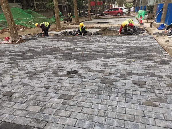 陜煤建設天工公司土建十五抗洪防雨有序推進“三供一業”改造項目施工