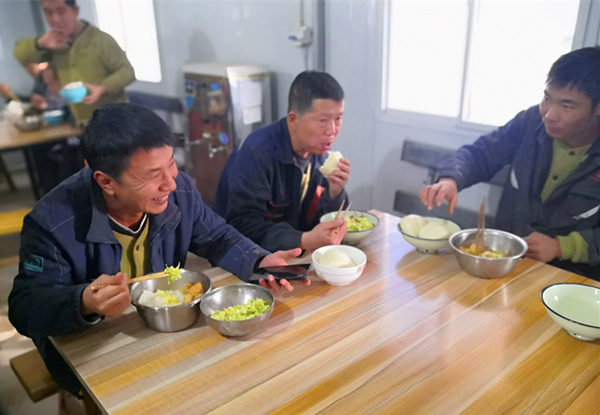 陜煤建設礦建三公司:關注“兩堂一舍”,為職工創建溫馨家園