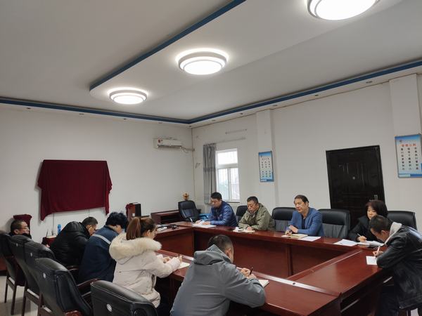 陜煤建設(shè)設(shè)備租賃中心召開(kāi)新聞宣傳政研工作分析會(huì)