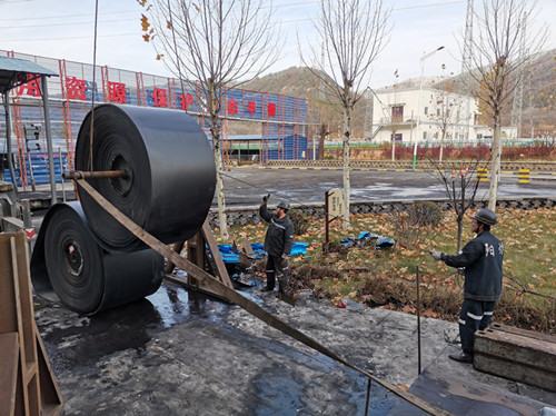 陜煤建設(shè)機(jī)電安裝公司承建雙龍礦主斜井膠帶機(jī)工程順利開工