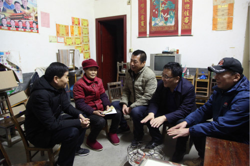 公司領(lǐng)導(dǎo)王明智、楊讓順到對(duì)口扶貧村慰問走訪