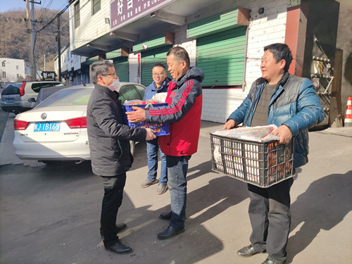 心系一線 情暖職工