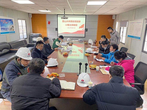 陜煤建設公司藍山水岸項目 6#樓及3#、4#、5#獨立商業樓順利通過主體驗收